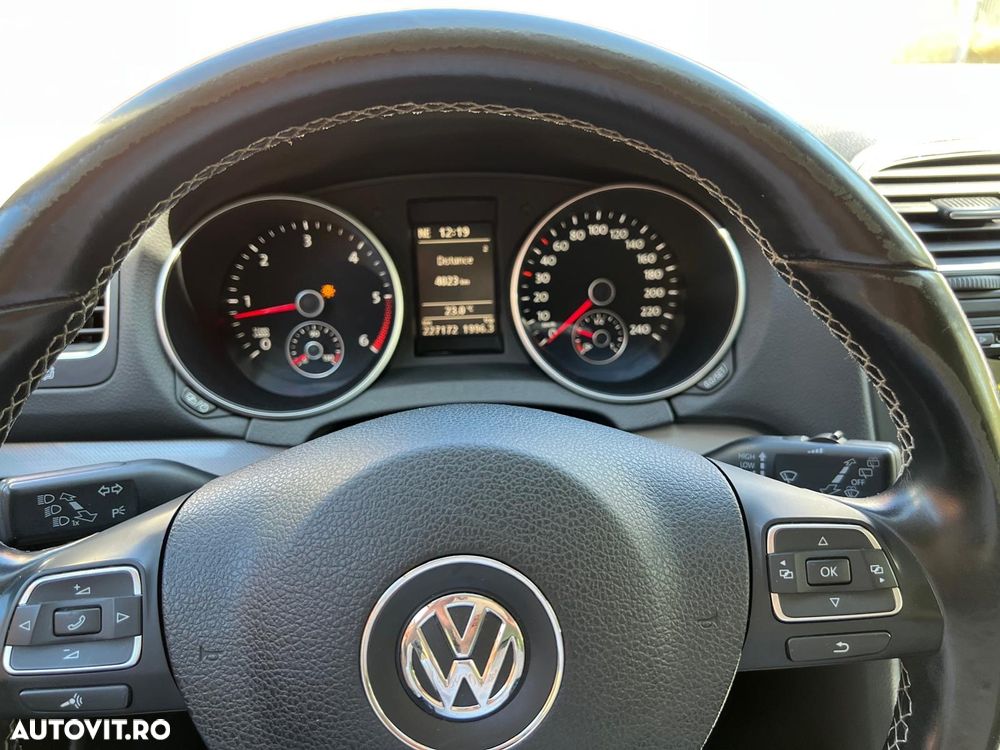 Volkswagen Golf 1.6 TDI DPF BlueMotion Technology MATCH - 11
