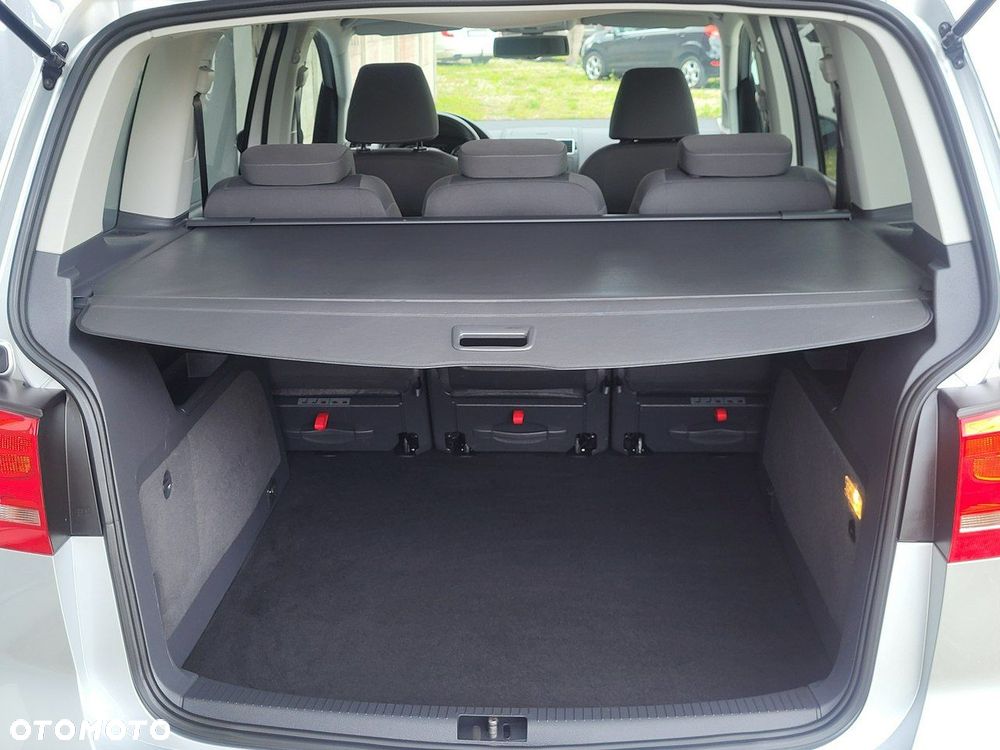 Volkswagen Touran - 9