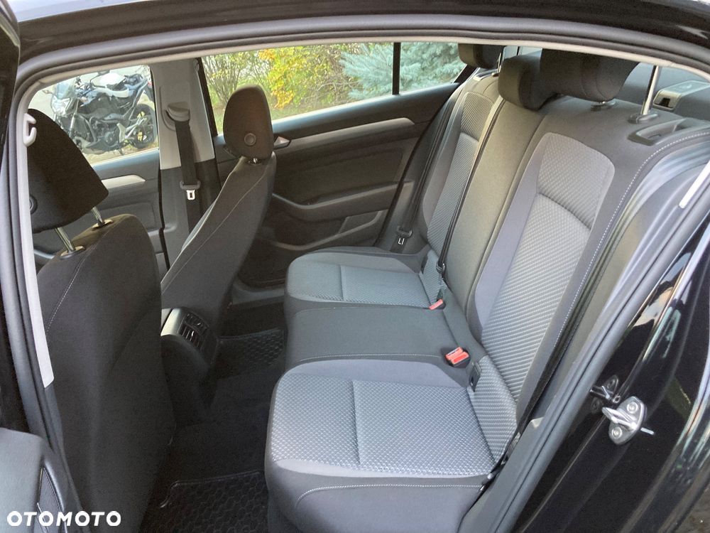 Volkswagen Passat 2.0 TDI EVO Business DSG - 11