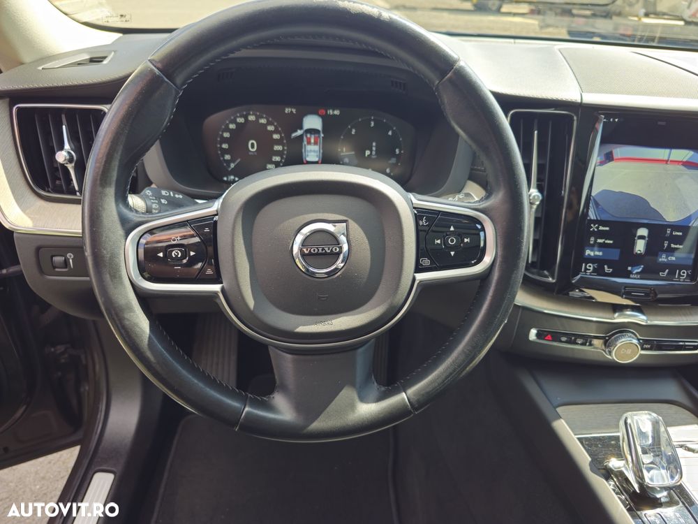 Volvo XC 60 B4 MHEV AWD Inscription - 23