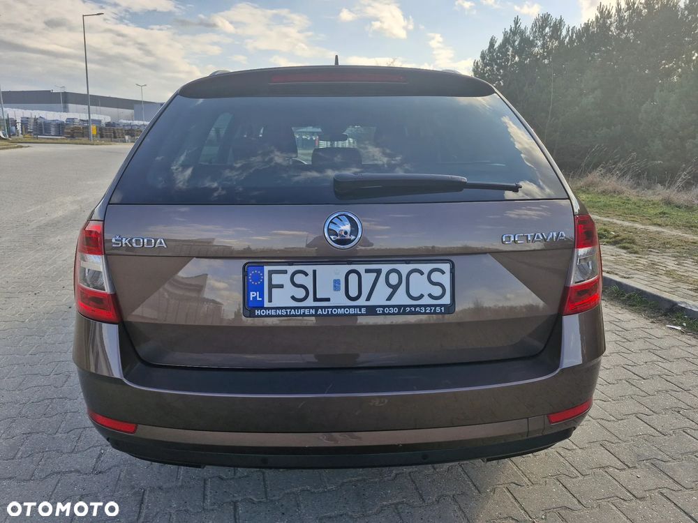 Skoda Octavia 2.0 TDI SCR Clever DSG - 17