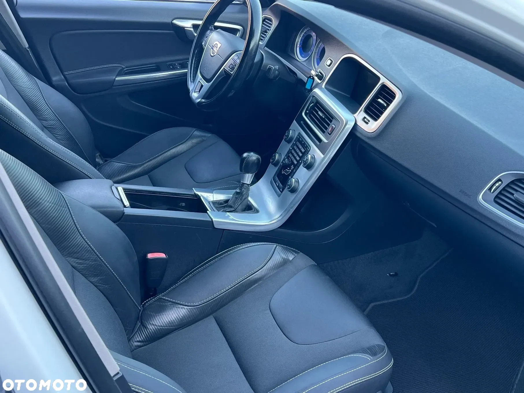 Volvo S60 D5 R-Design Summum - 21