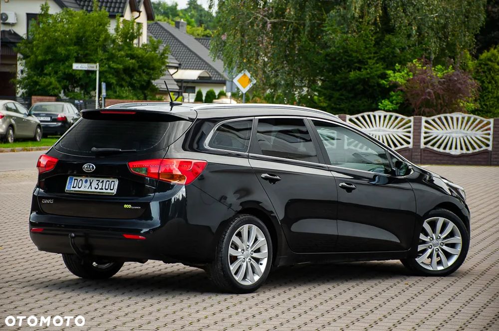 Kia Ceed 1.6 GDI ISG SW Platinum Edition - 13