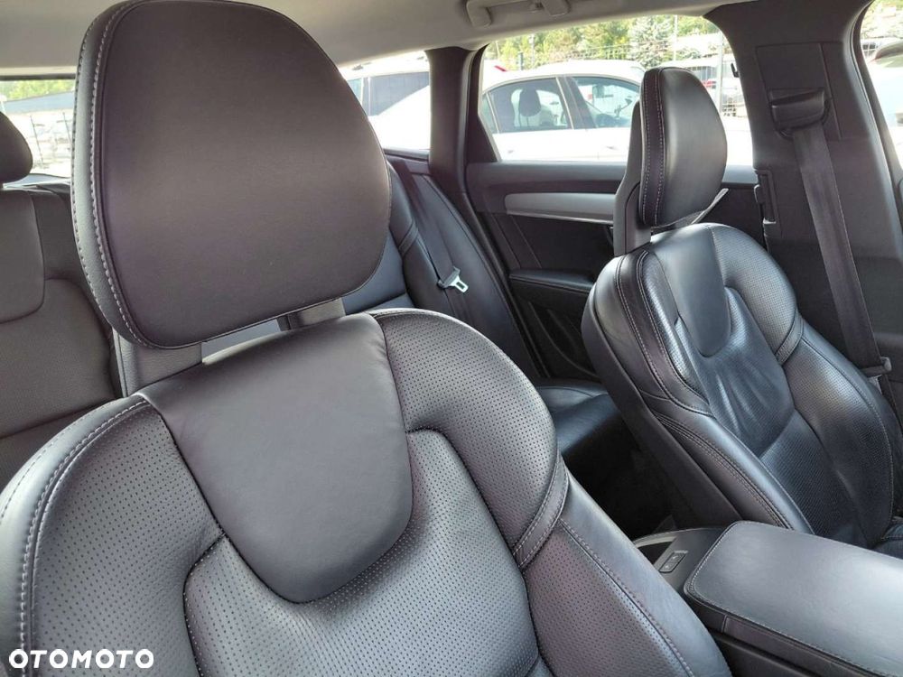 Volvo V90 Cross Country - 15