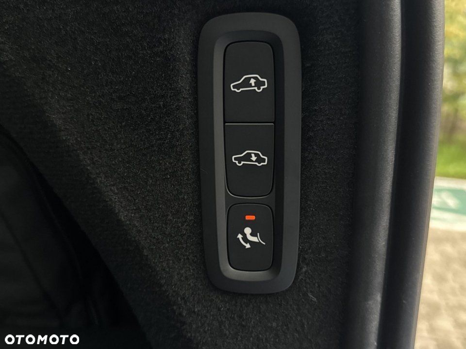 Volvo XC 90 - 32