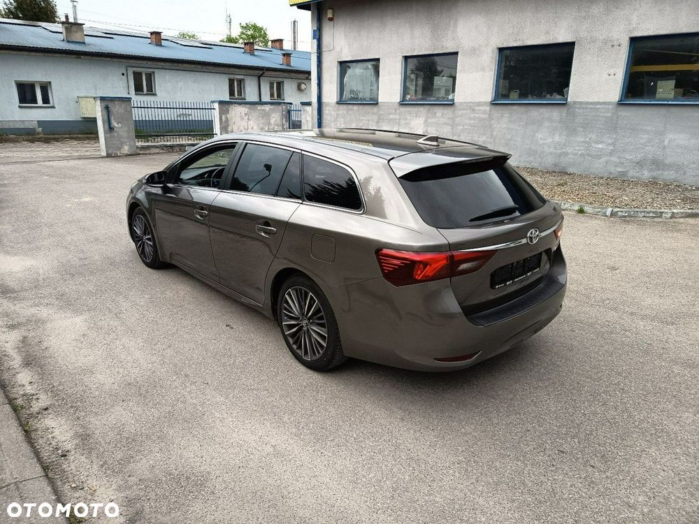 Toyota Avensis - 4
