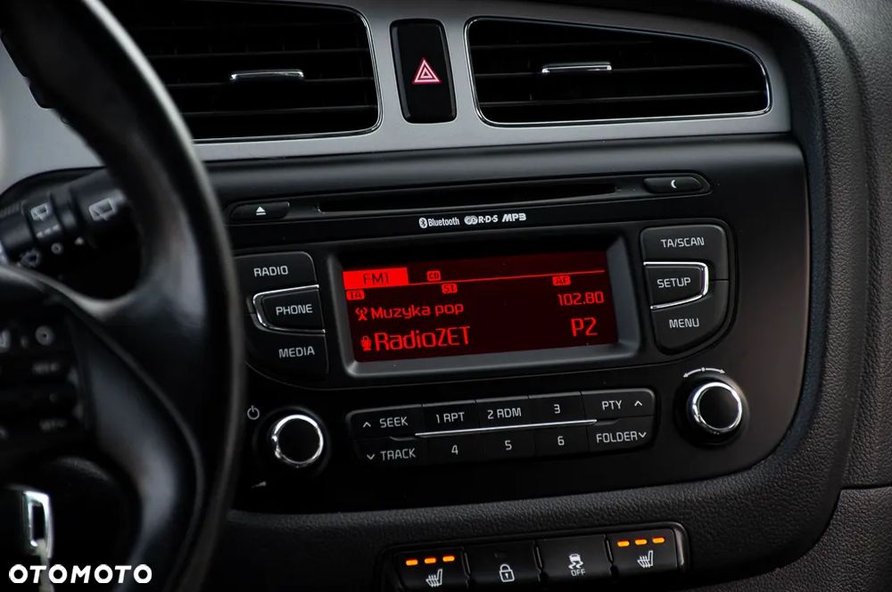 Kia Ceed - 33