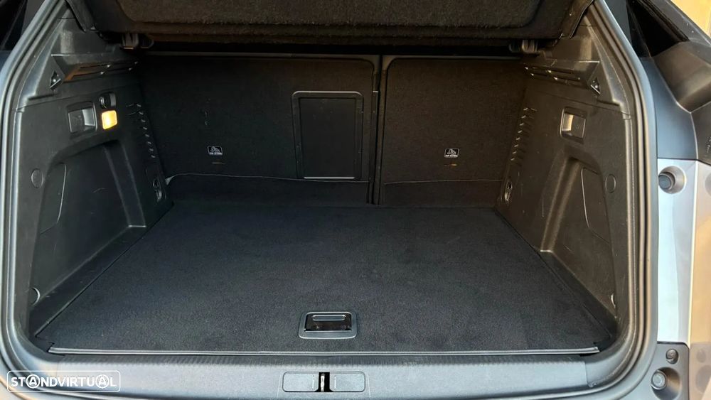 Peugeot 3008 225 e-EAT8 GT - 29