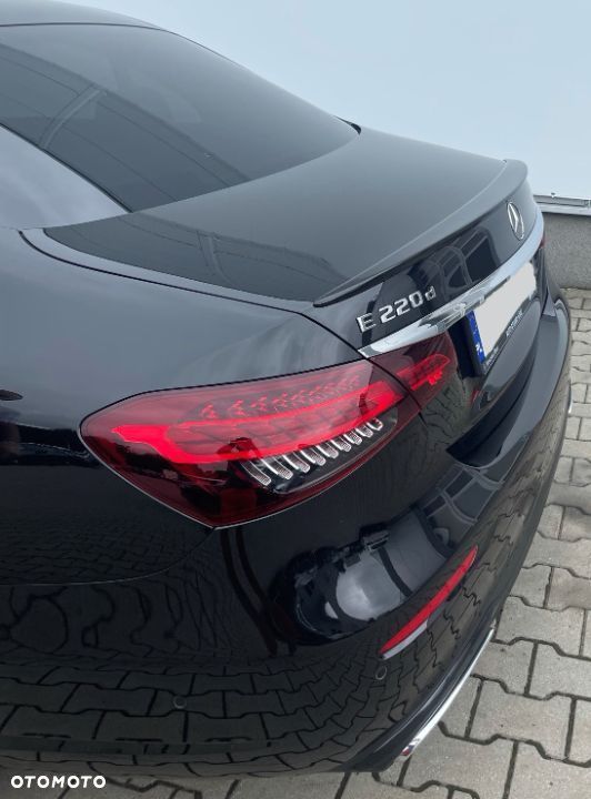MERCEDES W213 LIFTING SPOILER LOTKA NA KLAPĘ AMG PODKŁAD! - 6