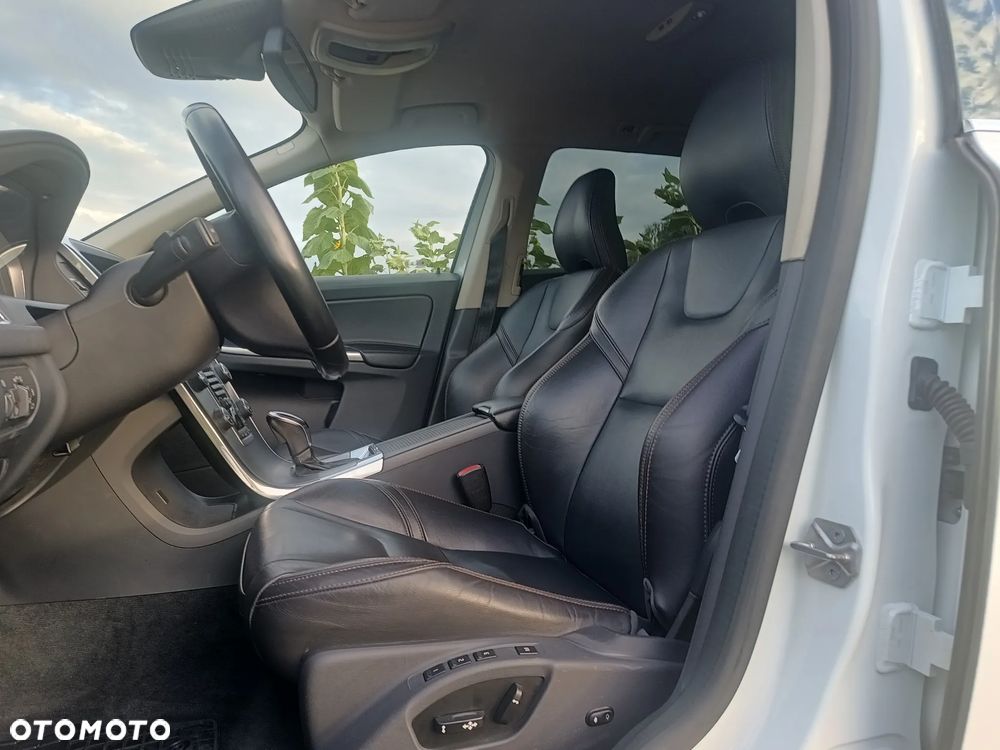 Volvo XC 60 D5 AWD Summum - 10
