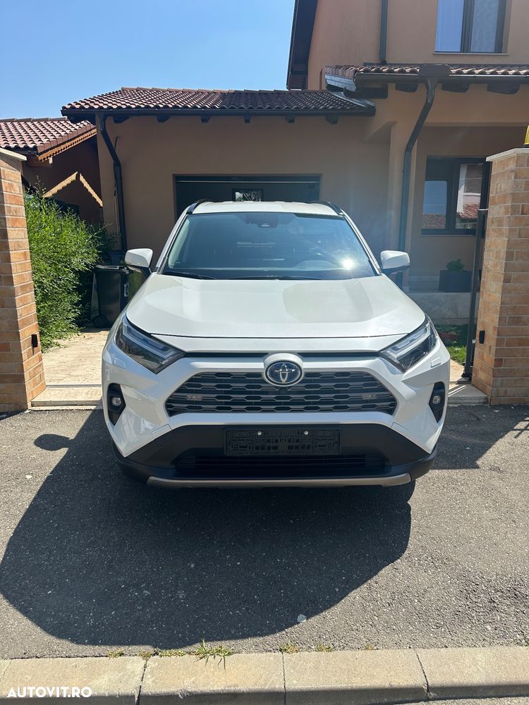 Toyota RAV4 - 1
