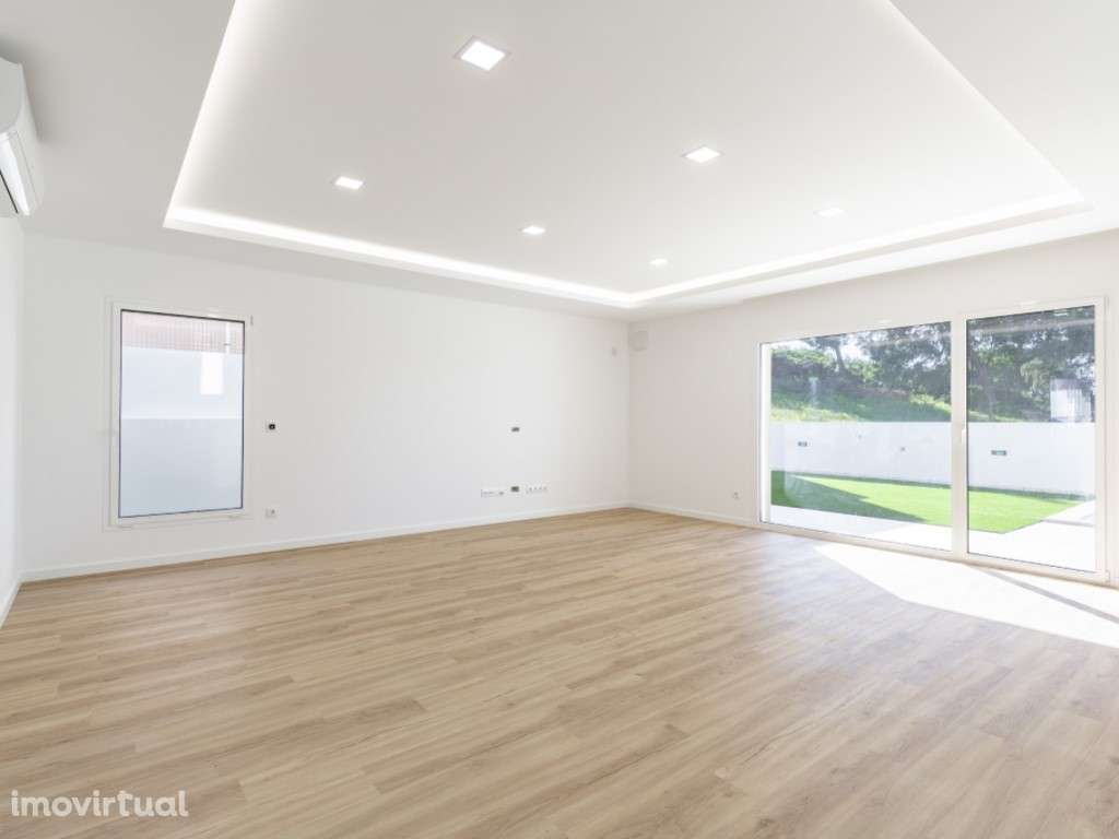 Exclusiva Moradia T4 na Charneca de Caparica - Grande imagem: 3/43