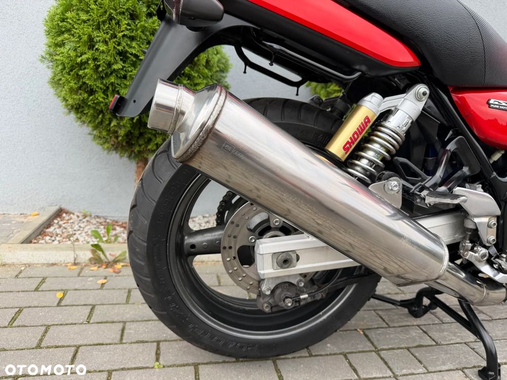 Suzuki GSX - 26