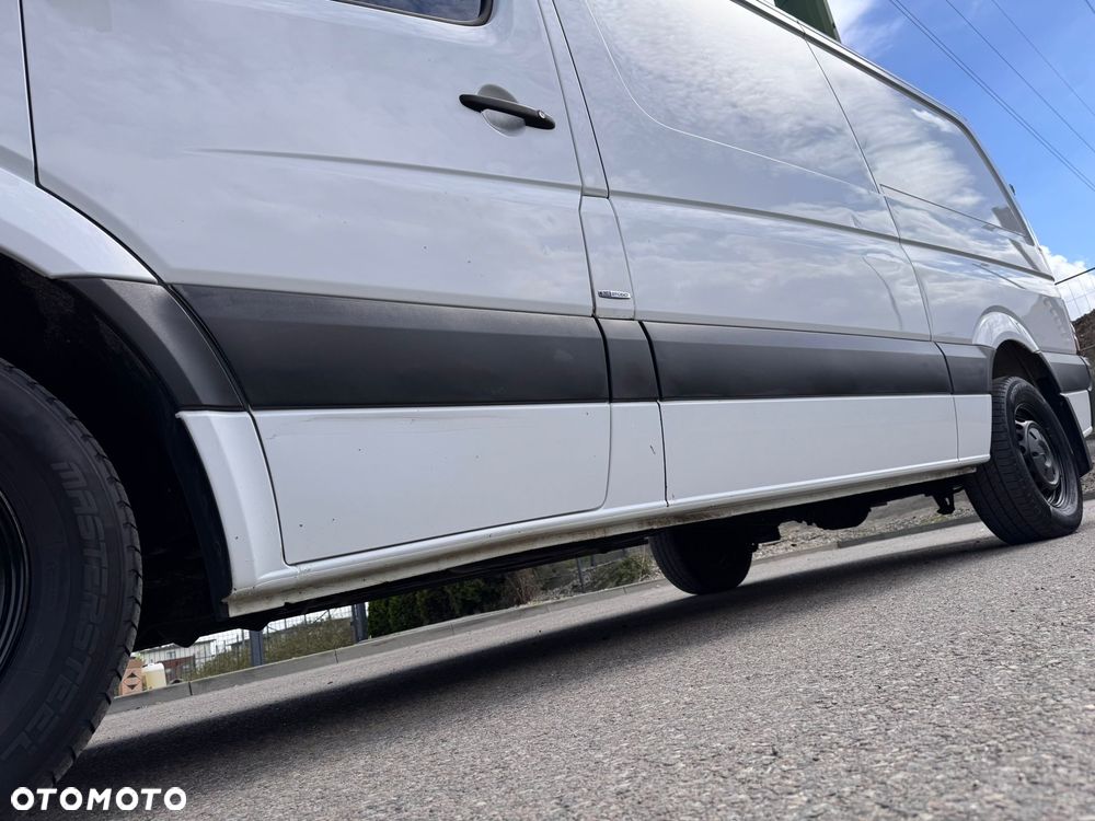 Mercedes-Benz Sprinter - 11