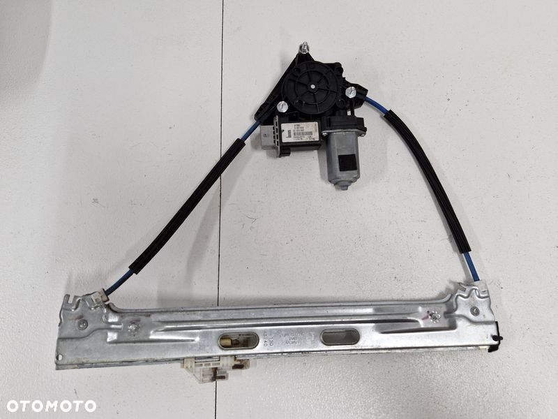 FIAT 500L PODNOŚNIK MECHANIZM SZYBY PRAWY TYŁ 51957505 - 1