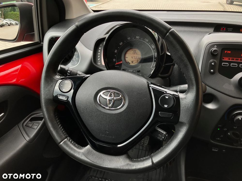 Toyota Aygo x-play - 20