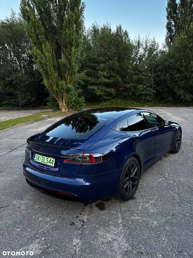 Tesla Model S - 4
