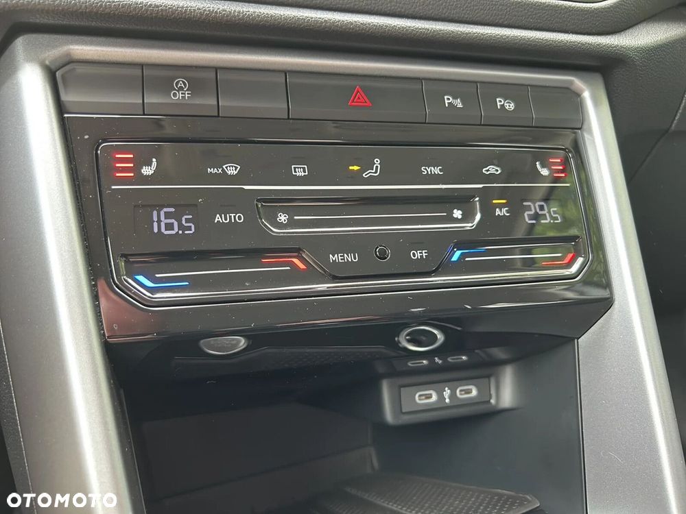 Volkswagen T-Roc - 17