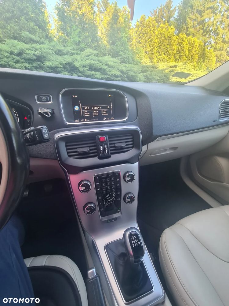 Volvo V40 D3 Inscription - 14
