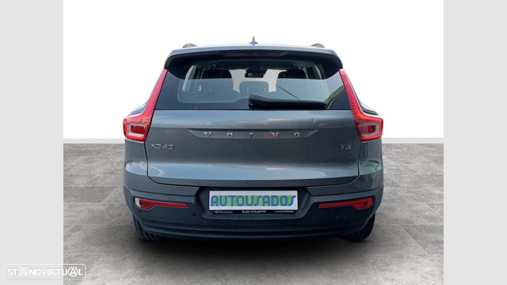 Volvo XC 40 1.5 T3 Momentum Tech Edition - 8