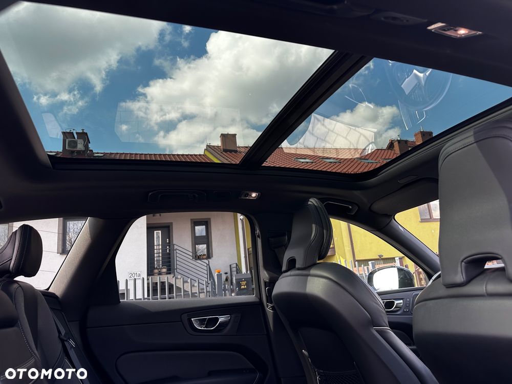 Volvo XC 60 B4 D R-Design - 9