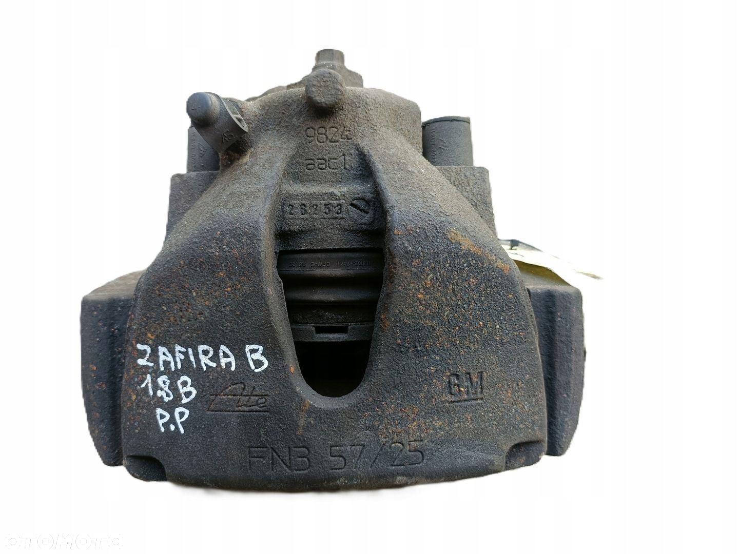 OPEL ZAFIRA B 05-14 r. 1,8 B ZACISK HAMULCOWY Z JARZMEM PRAWY PRZÓD + - 1