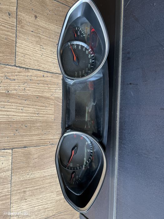 Quadrante Peugeot 308 ano 2017 - 1