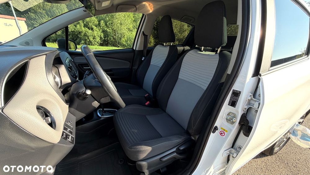 Toyota Yaris Hybrid 100 Premium - 18
