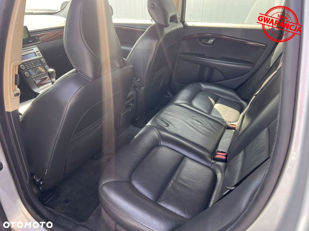 Volvo V70 2.4D Momentum - 35