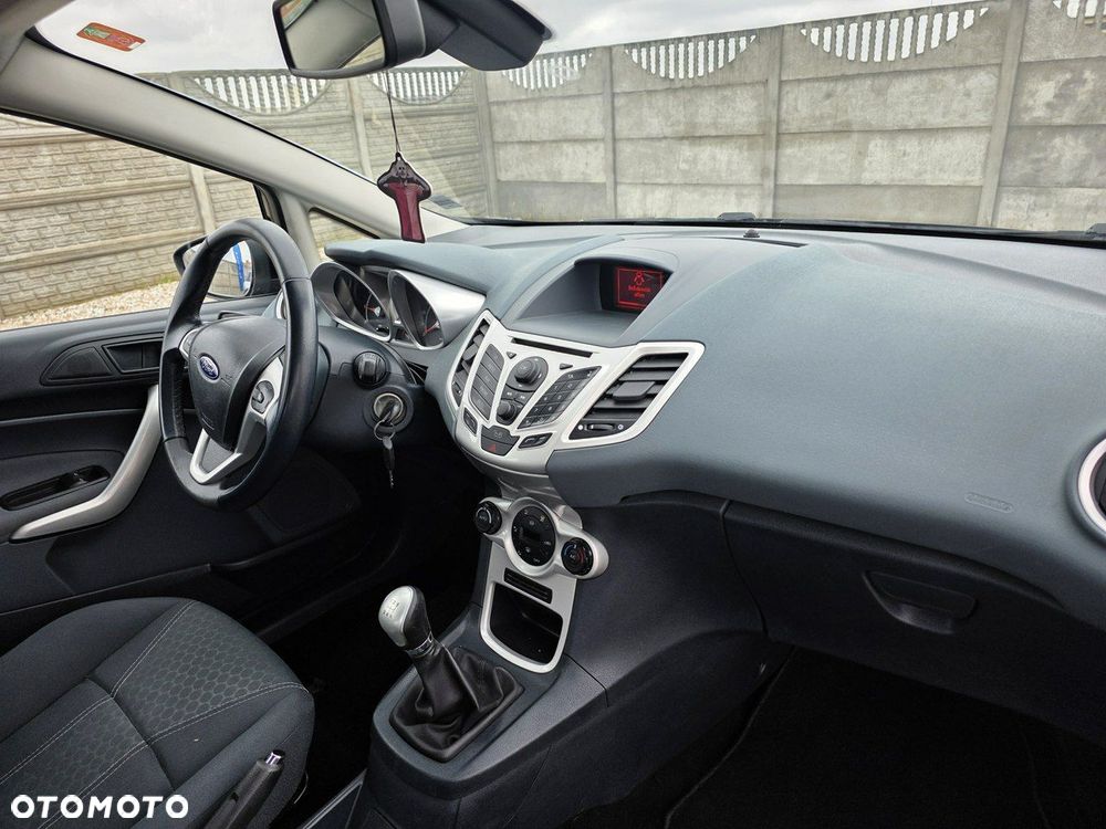 Ford Fiesta - 19