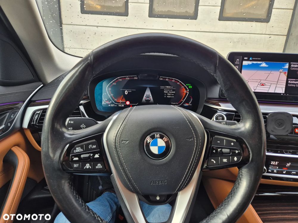BMW Seria 5 530d xDrive Luxury Line sport - 16