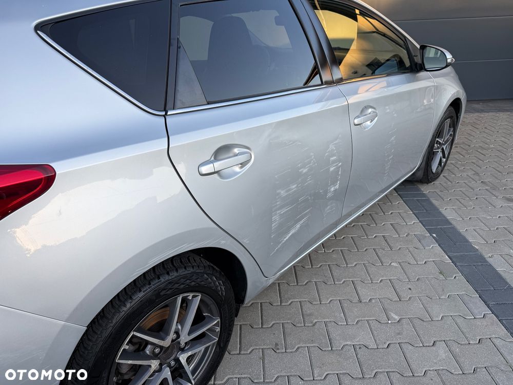 Toyota Auris 1.6 Premium Comfort - 18