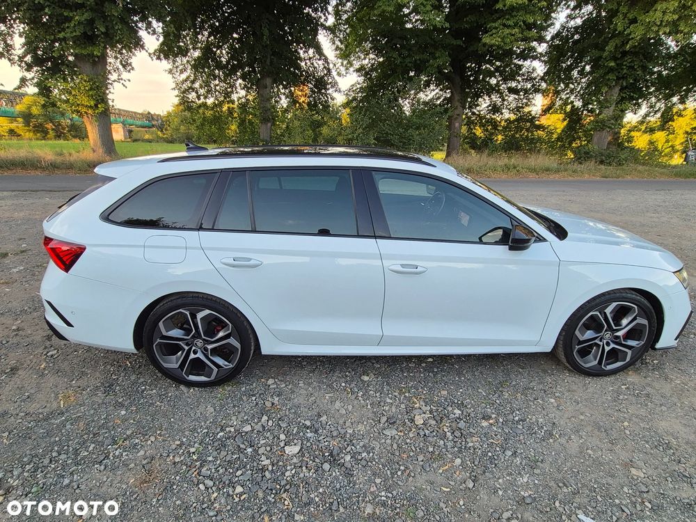 Skoda Octavia Combi 2.0 TDI DSG RS - 7