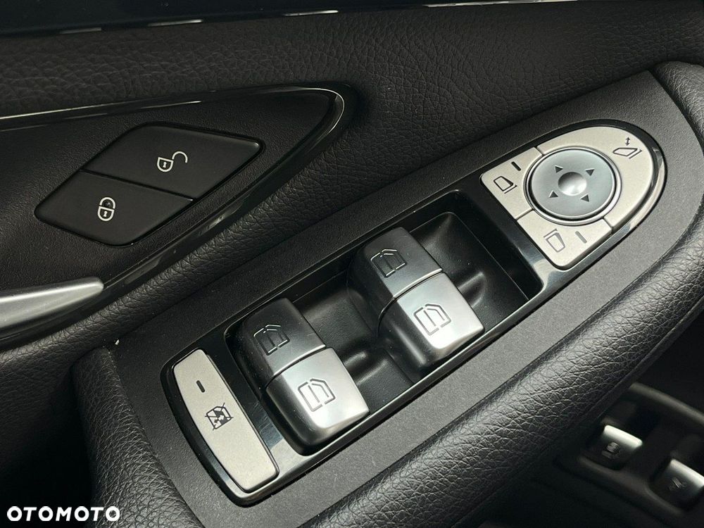 Mercedes-Benz GLC 300 e 4-Matic - 37
