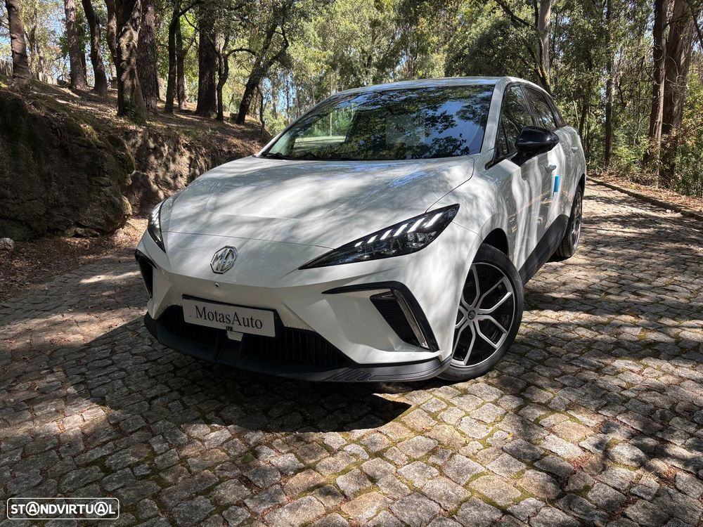 MG MG4 64 kWh Luxury - 1