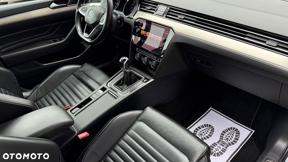 Volkswagen Passat 2.0 TDI (BlueMotion Technology) Trendline - 29