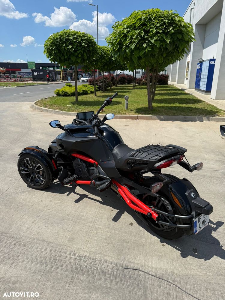 Can-Am Spyder - 4