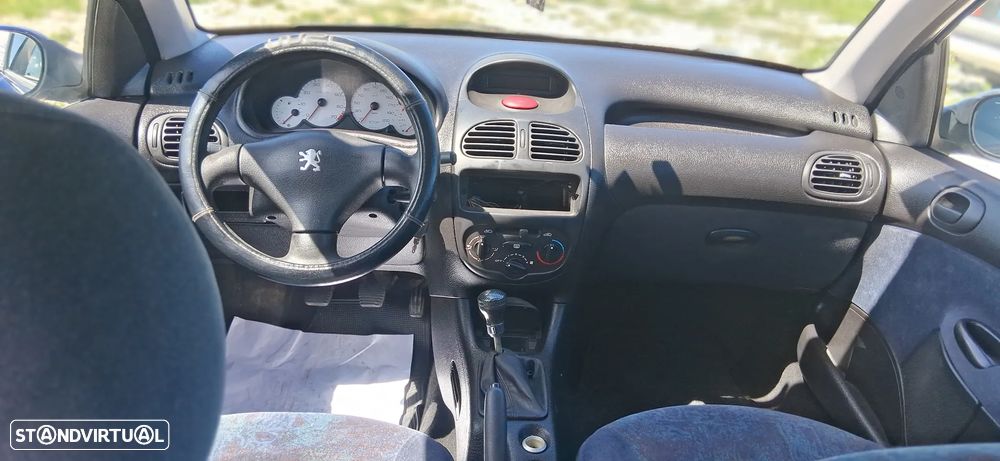 Peugeot 206 - 8