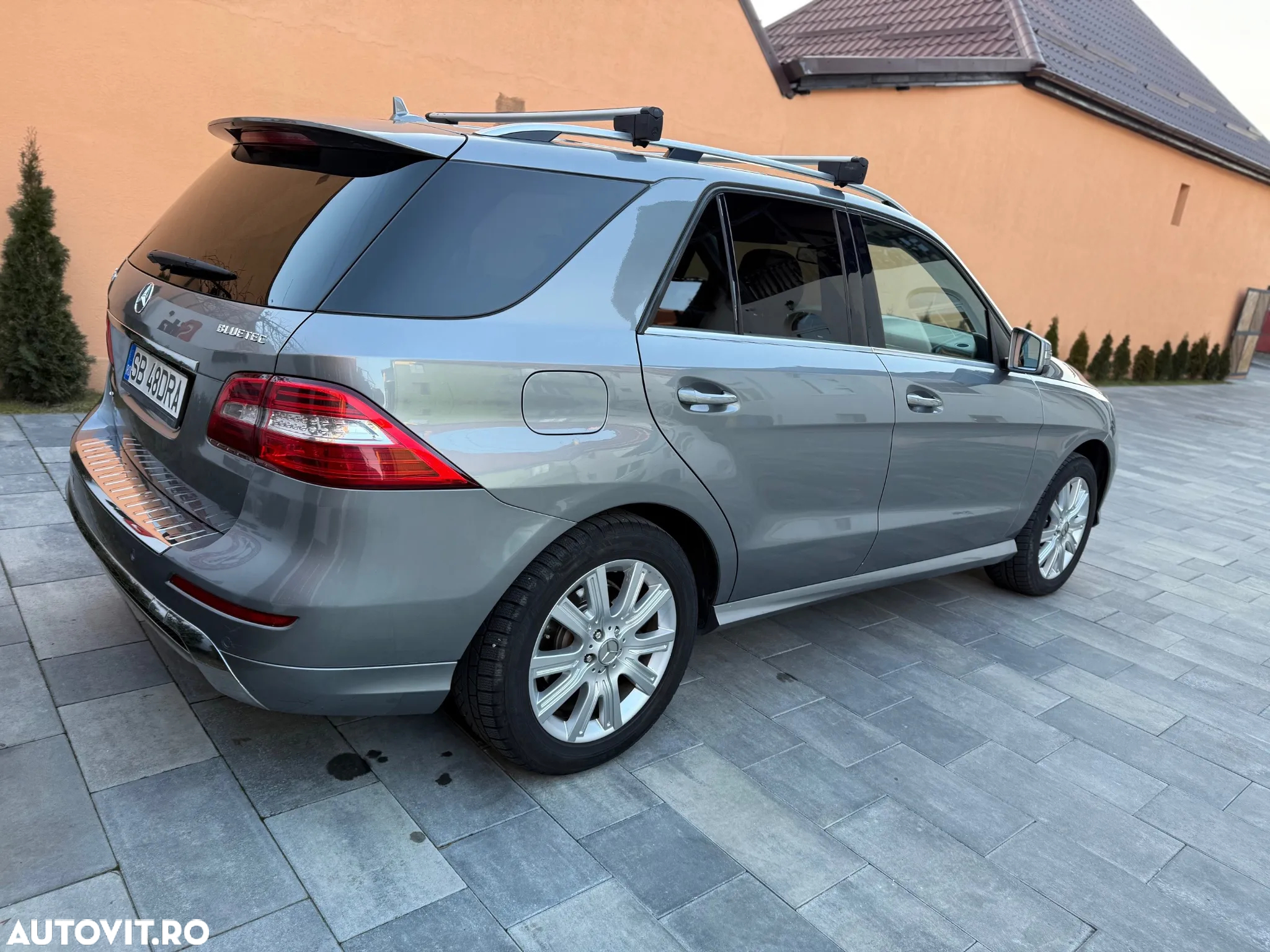 Mercedes-Benz ML 350 BlueTec 4MATIC Aut - 2