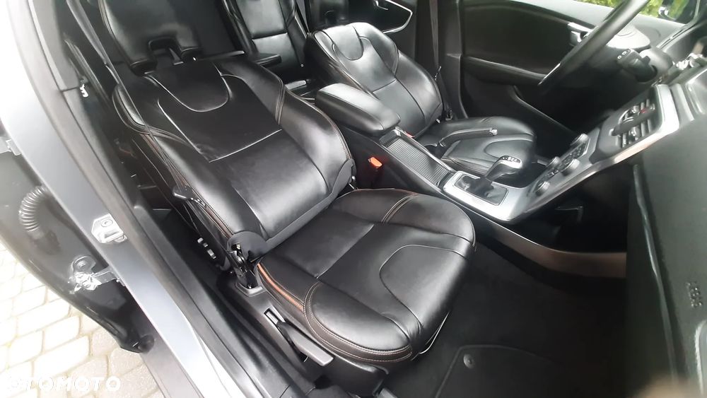 Volvo V40 Cross Country T3 - 33