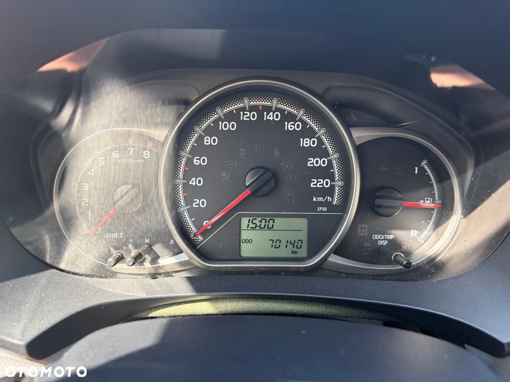 Toyota Yaris 1.33 Premium - 14