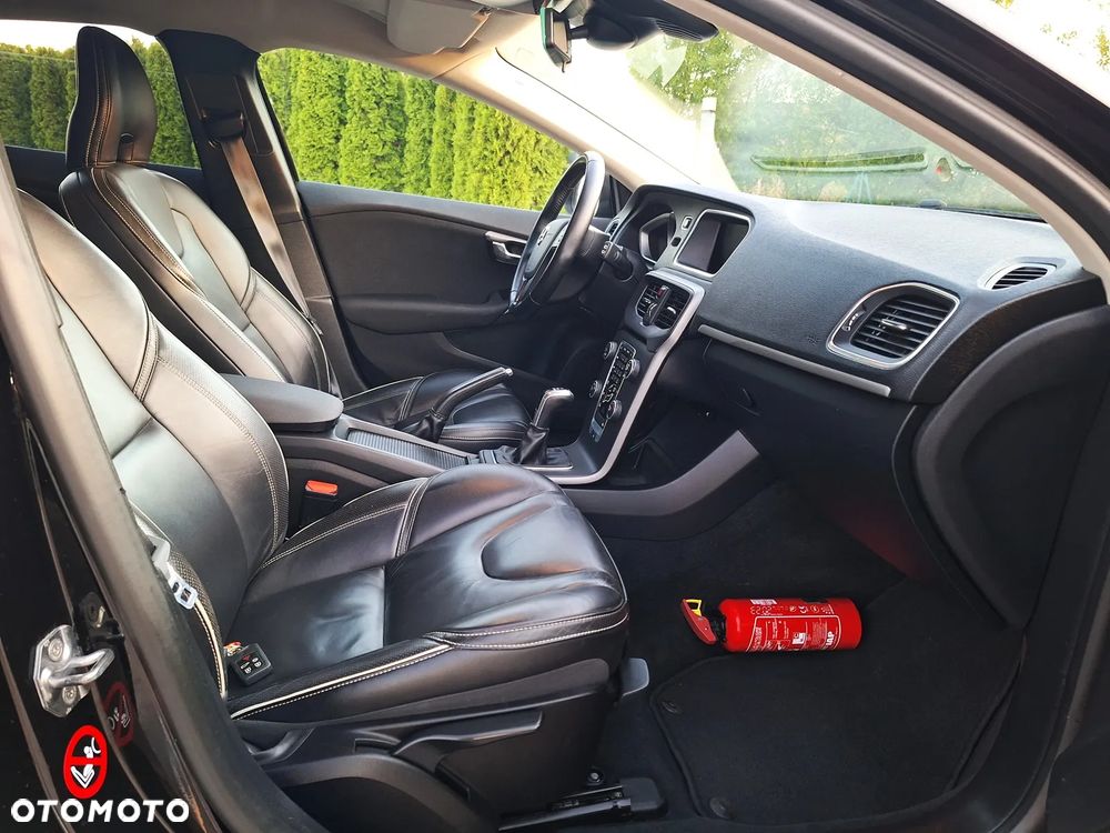 Volvo V40 D2 - 23