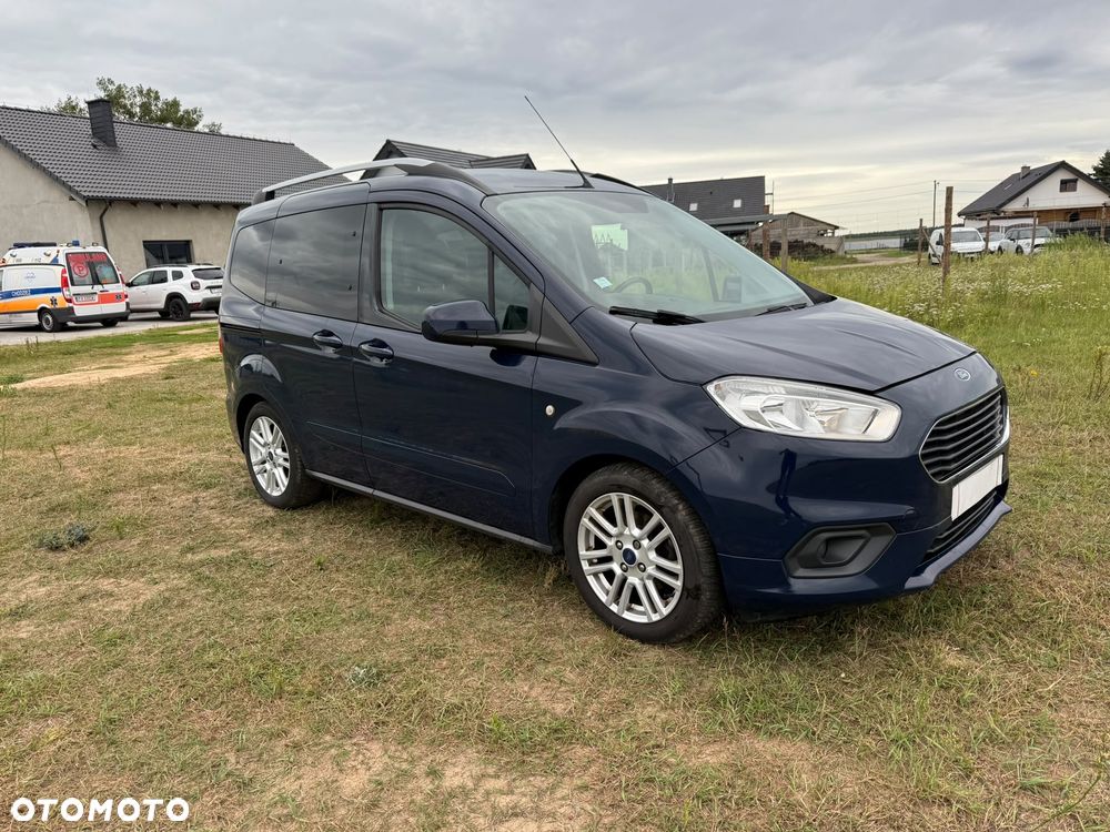 Ford Tourneo Courier 1.0 EcoBoost S&S Ambiente - 10