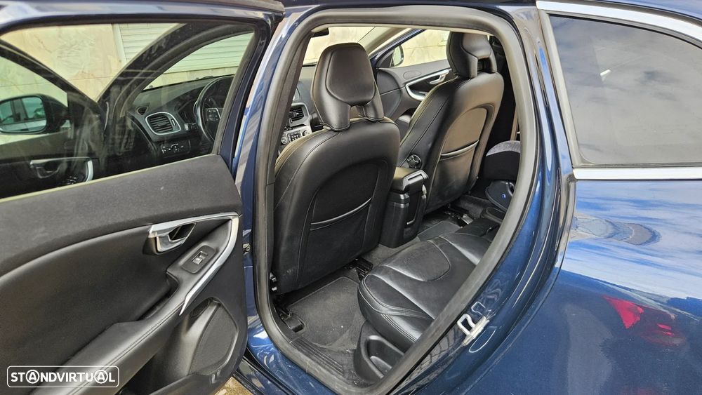 Volvo V40 D2 Momentum - 14