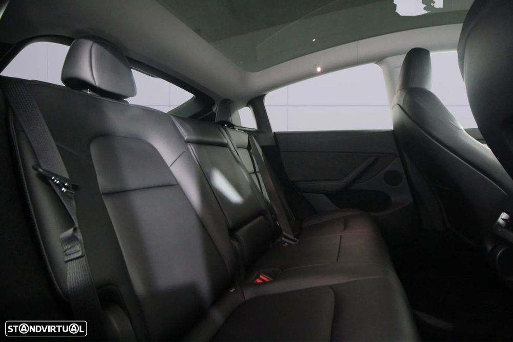 Tesla Model Y Standard - 12