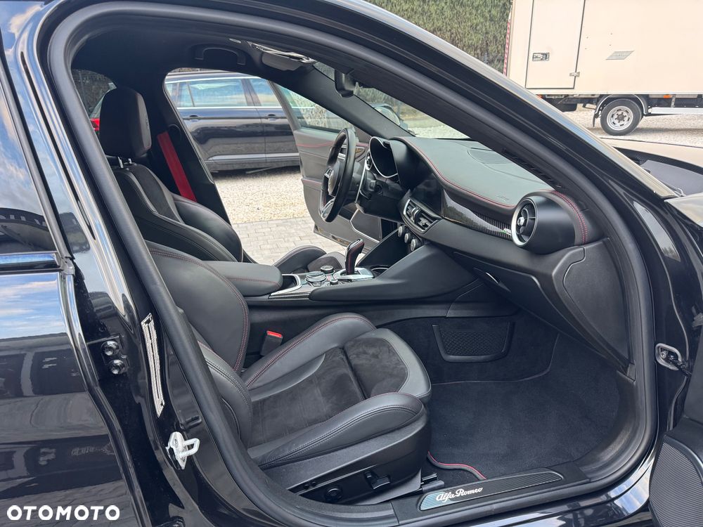 Alfa Romeo Giulia 2.9 Bi Turbo V6 Quadrifoglio Nring - 28