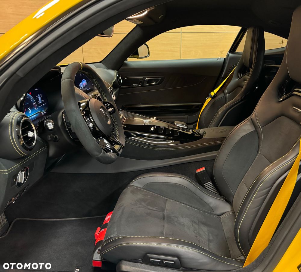 Mercedes-Benz AMG GT R - 13