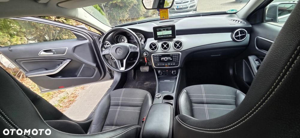 Mercedes-Benz GLA 250 7G-DCT StreetStyle - 33