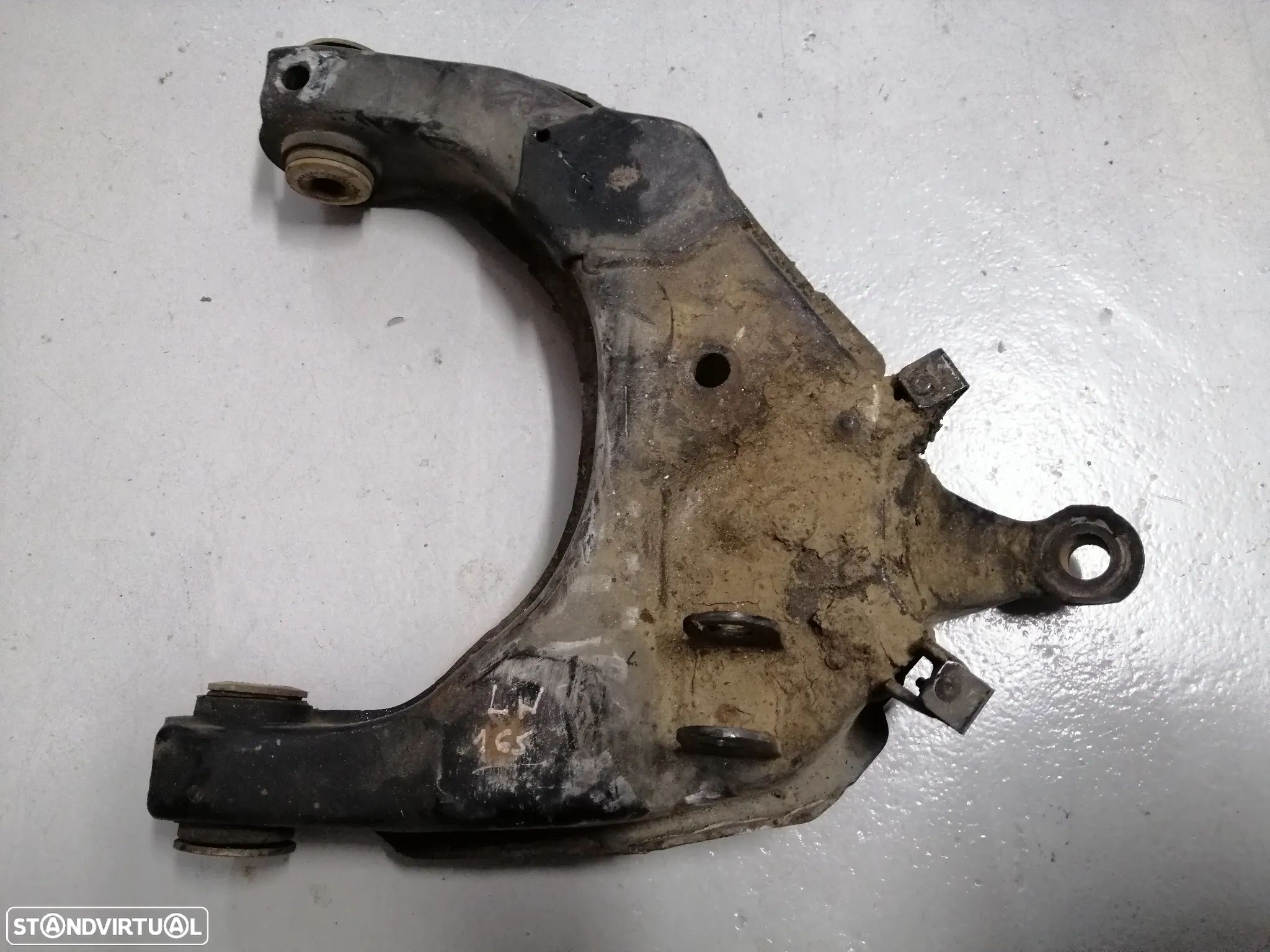 Braço da suspensão esquerdo Toyota Hilux 4WD LN165 - 1