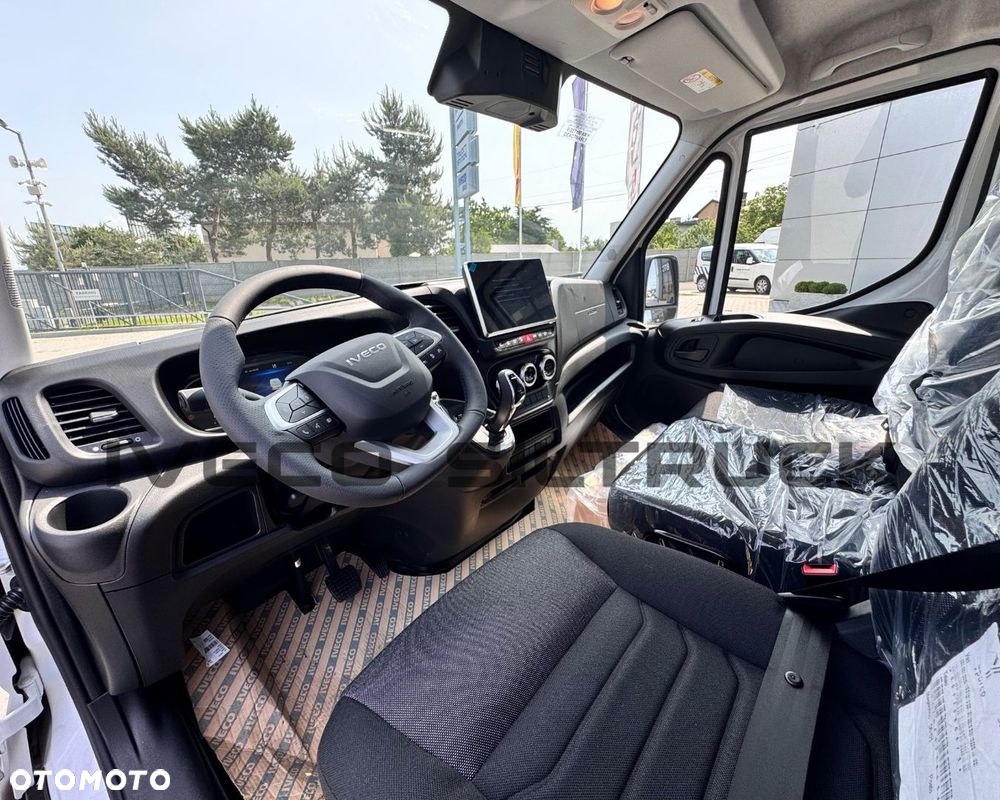 Iveco Daily Furgon 16m3 dostępny od ręki Biały/Szary - 8
